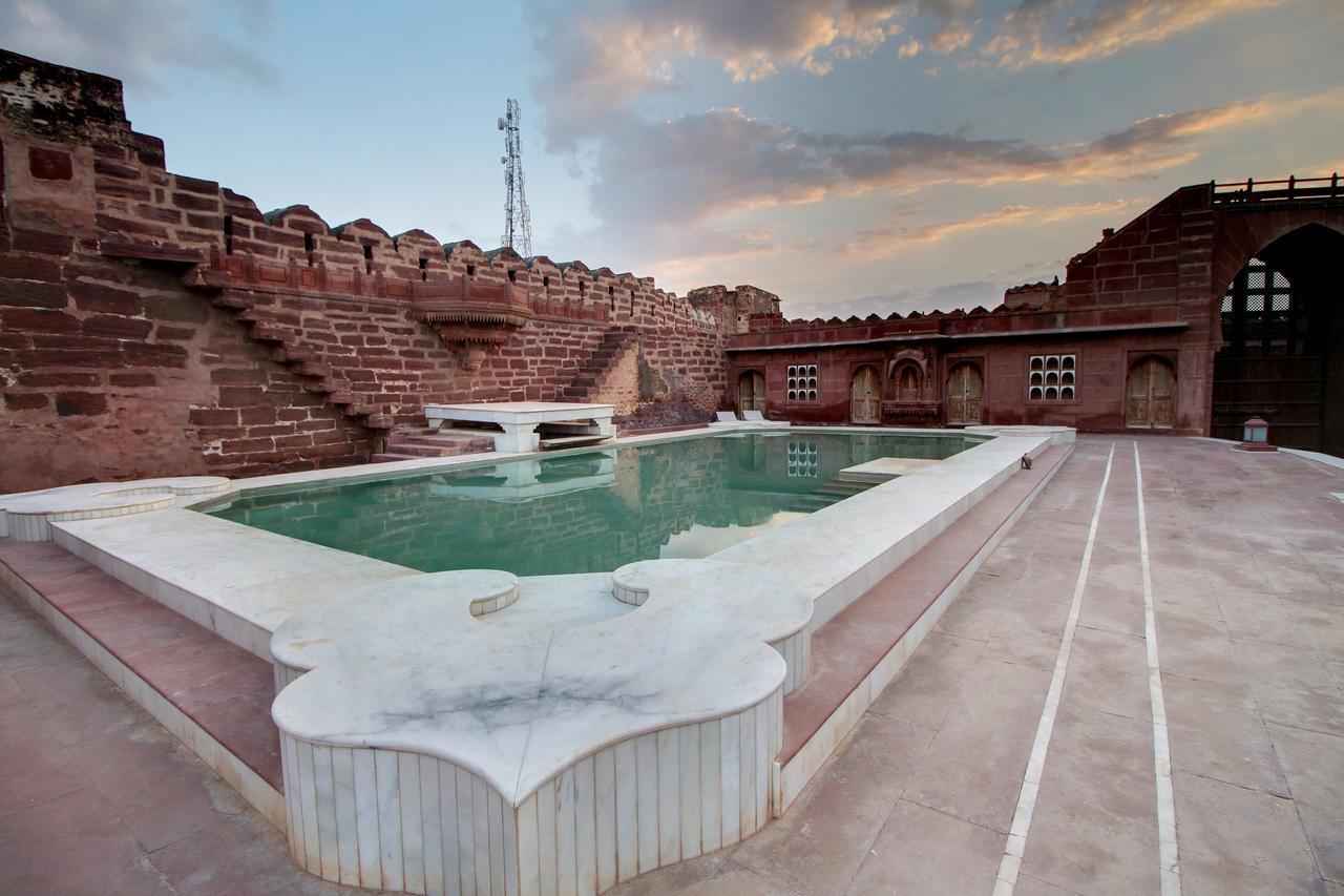เดอะ ฟอร์ต โพการัน - อะ เฮอริเทจ โฮเทล Hotel Pokhran ภายนอก รูปภาพ