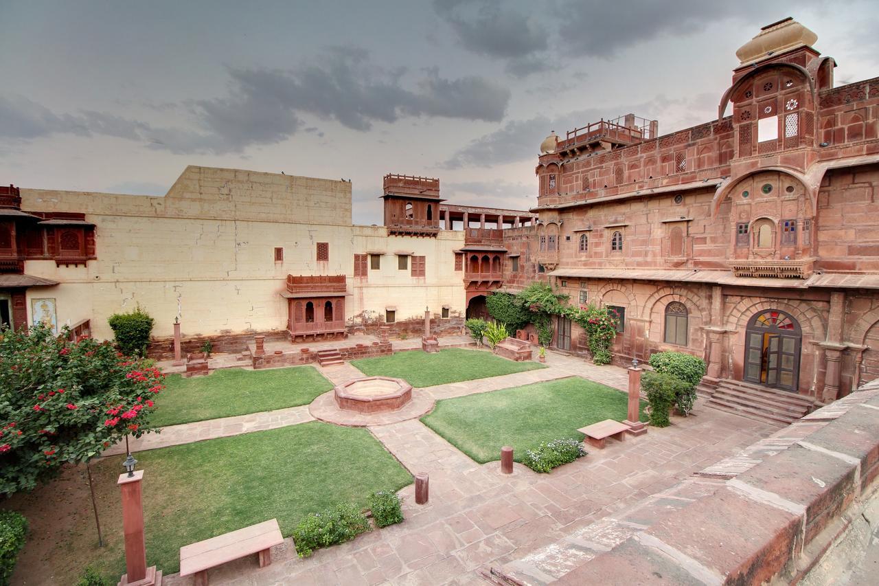 เดอะ ฟอร์ต โพการัน - อะ เฮอริเทจ โฮเทล Hotel Pokhran ภายนอก รูปภาพ