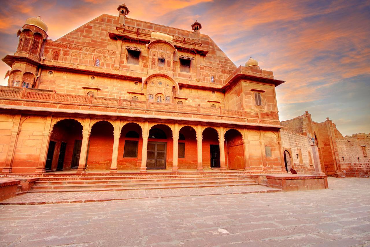 เดอะ ฟอร์ต โพการัน - อะ เฮอริเทจ โฮเทล Hotel Pokhran ภายนอก รูปภาพ